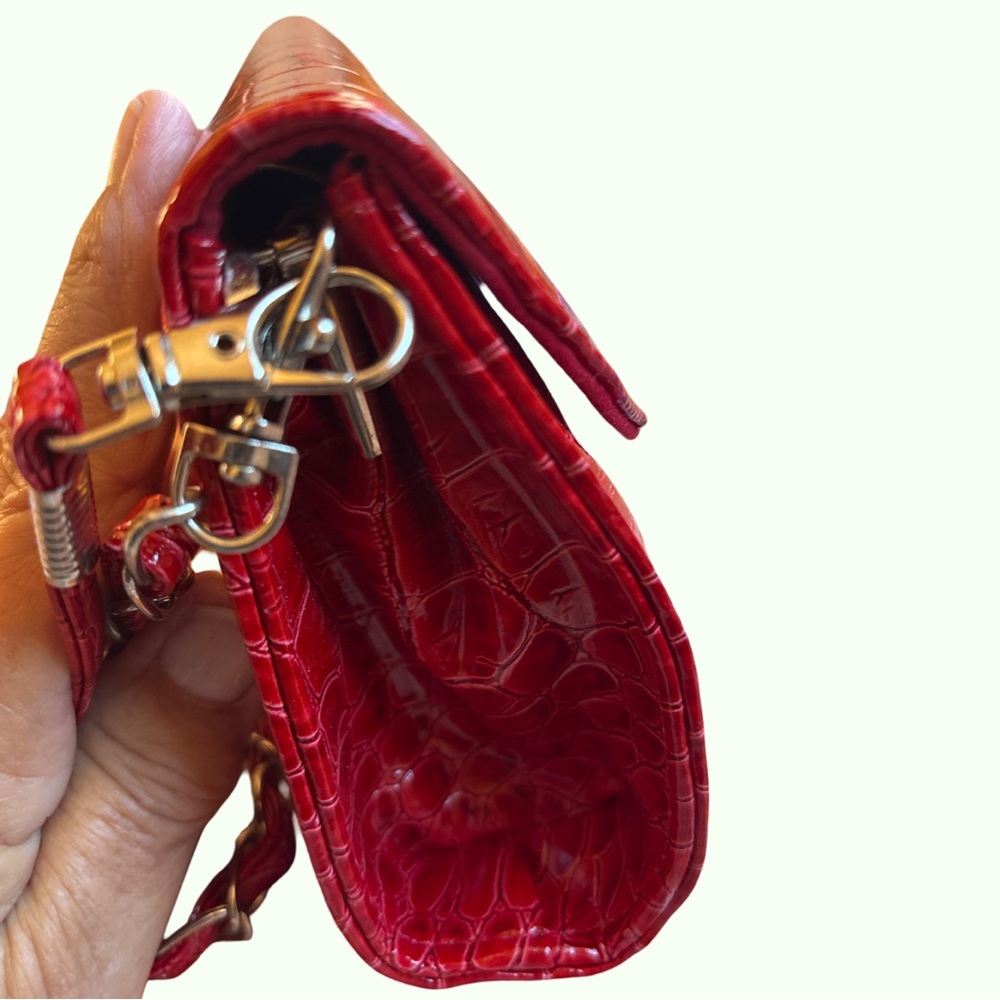 Red Crocodile-Textured Crossbody Bag - Picture 5 of 5